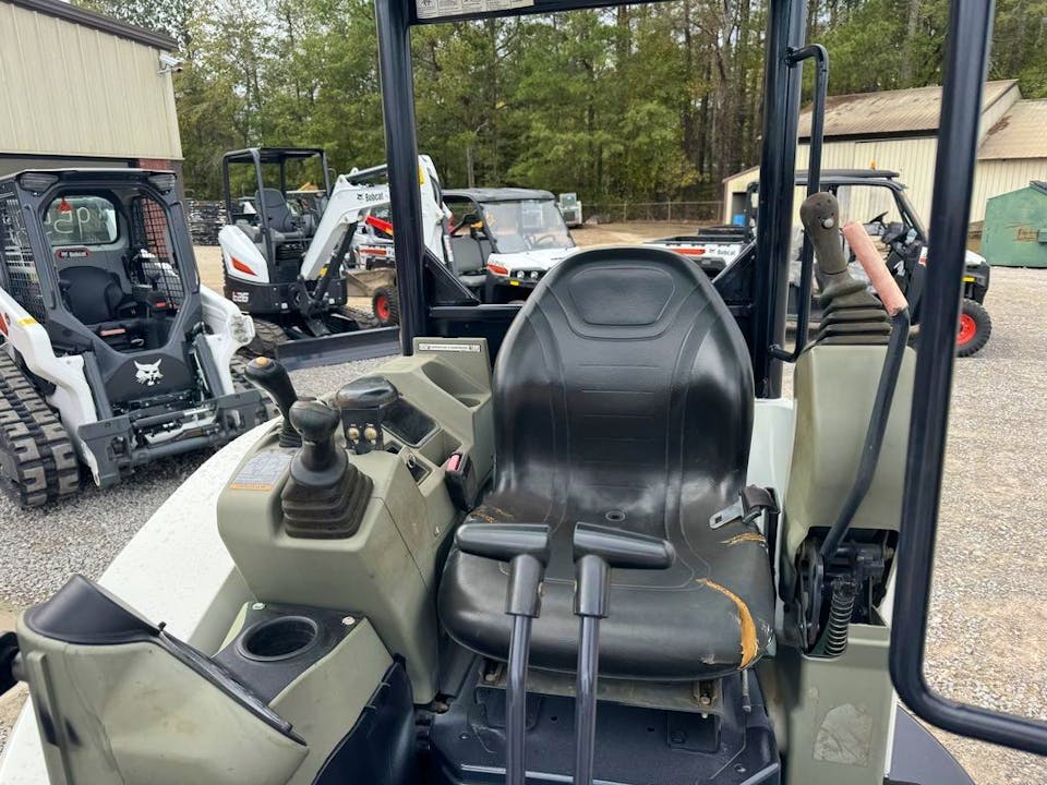 Bobcat E26