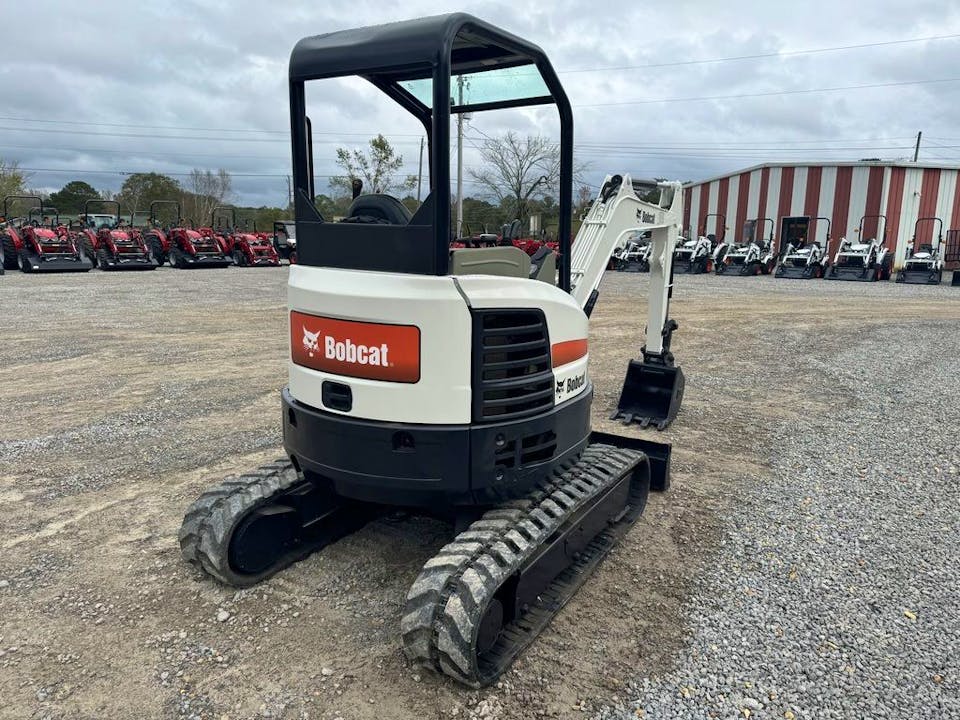 Bobcat E26