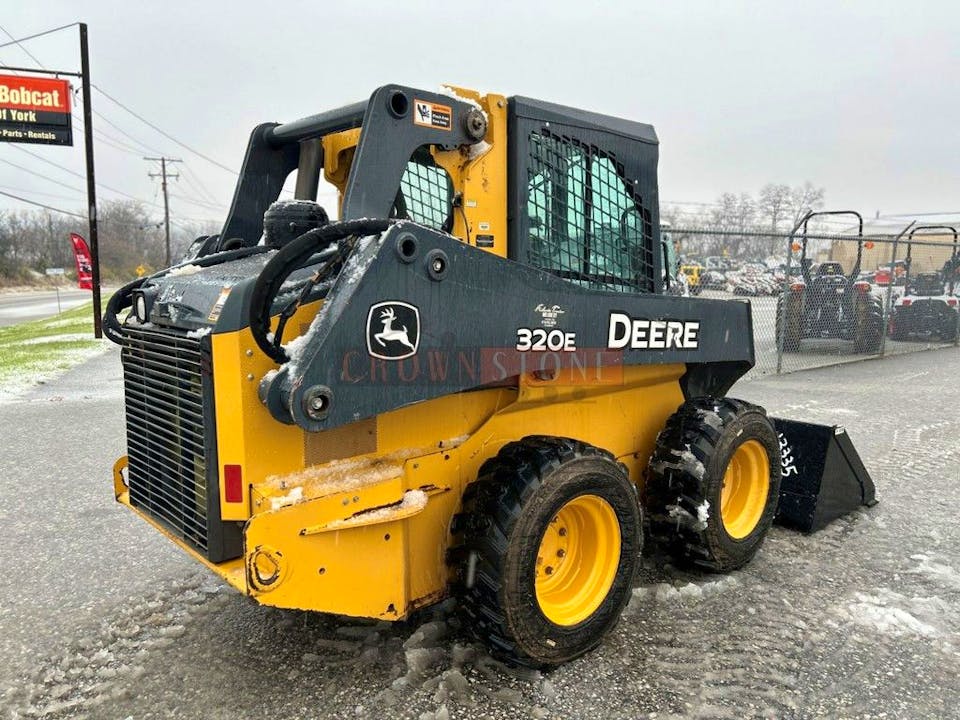 Deere 320E