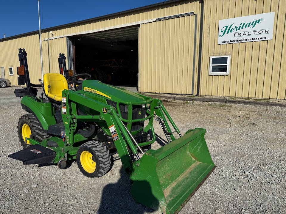 John Deere 1023E