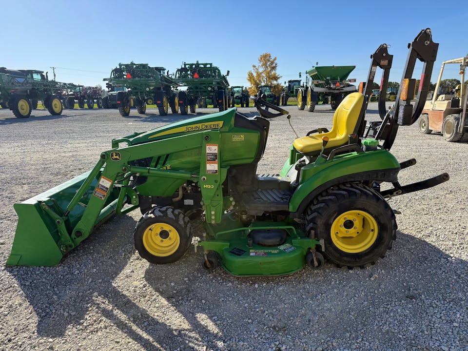John Deere 1023E