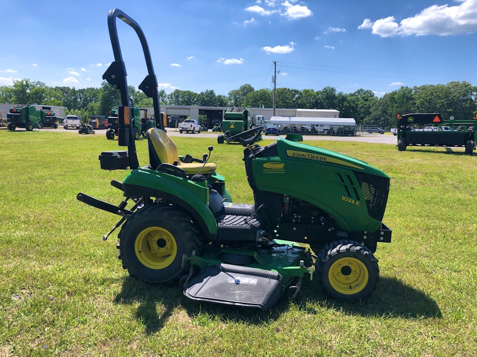 John Deere 1023E