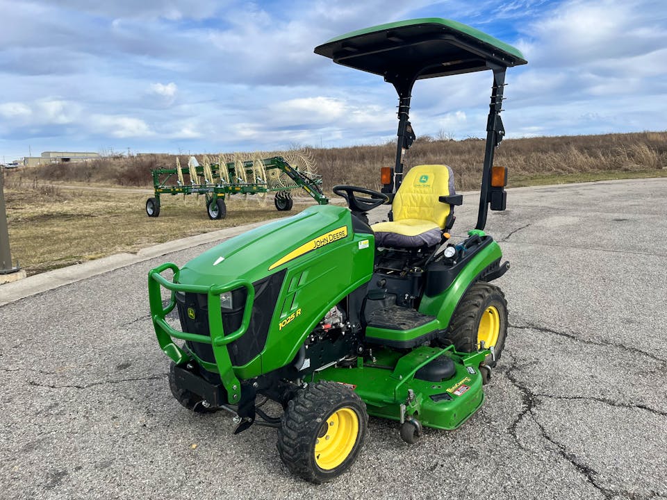 John Deere 1025R