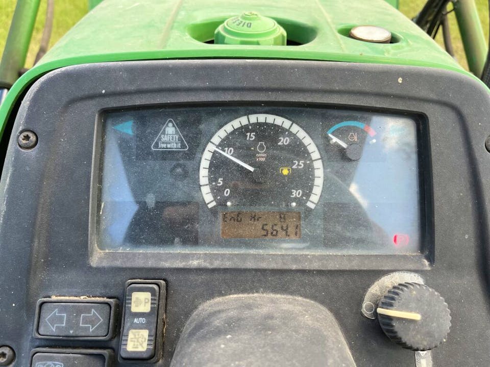 John Deere 3032E