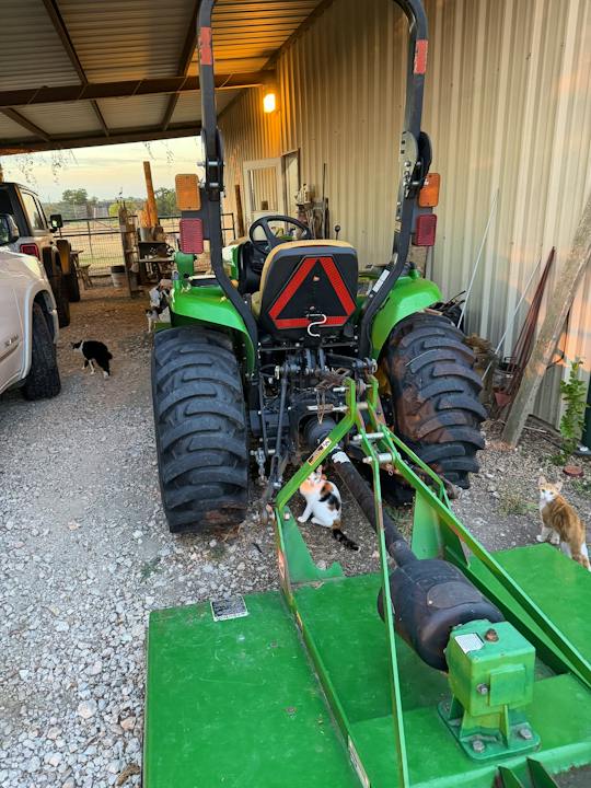John Deere 3038E