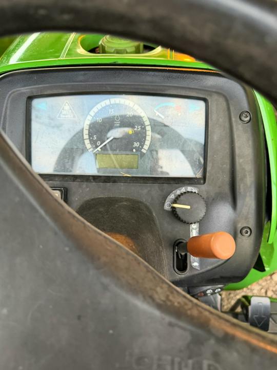 John Deere 3038E