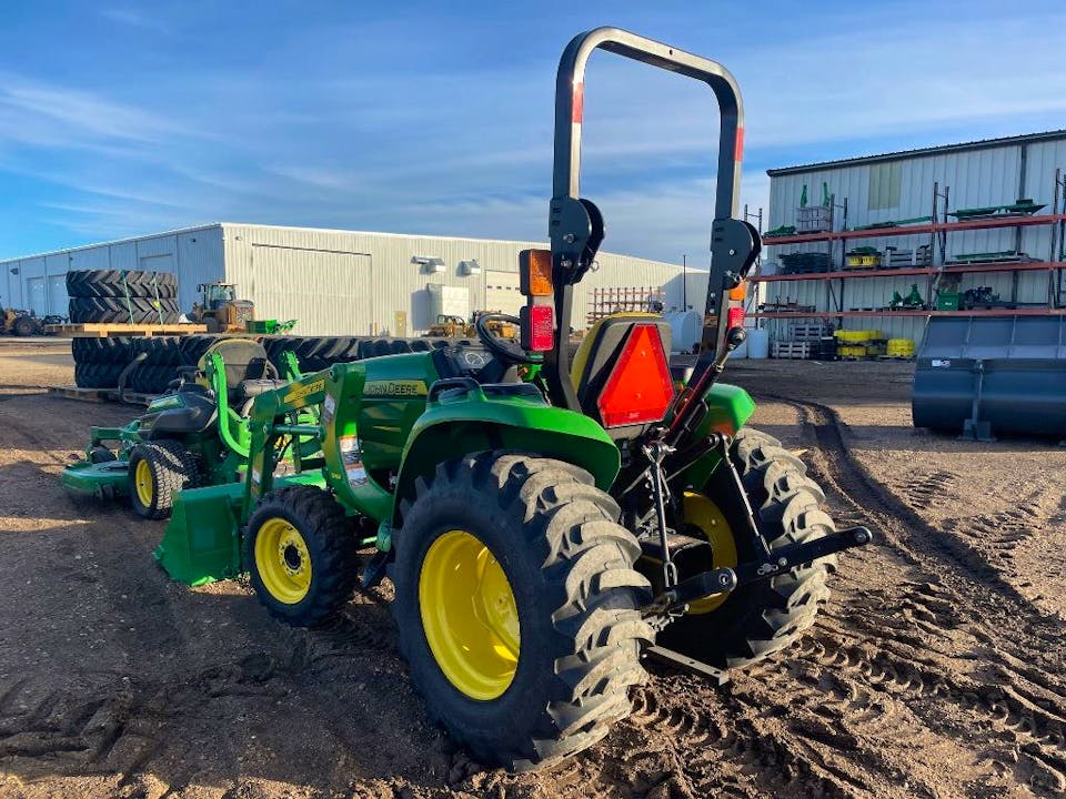 John Deere 3038E