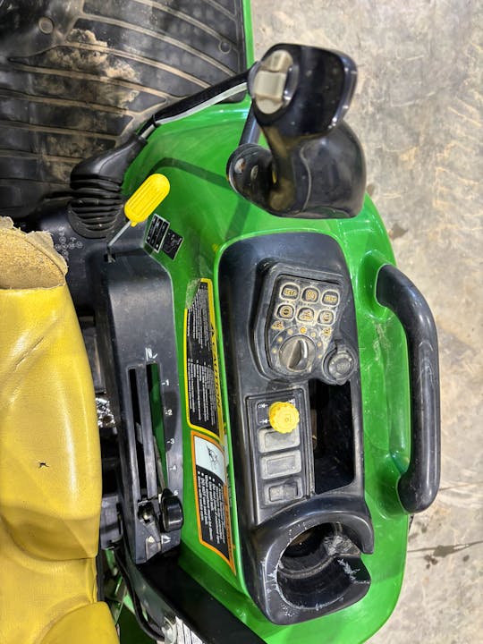 John Deere 3039R