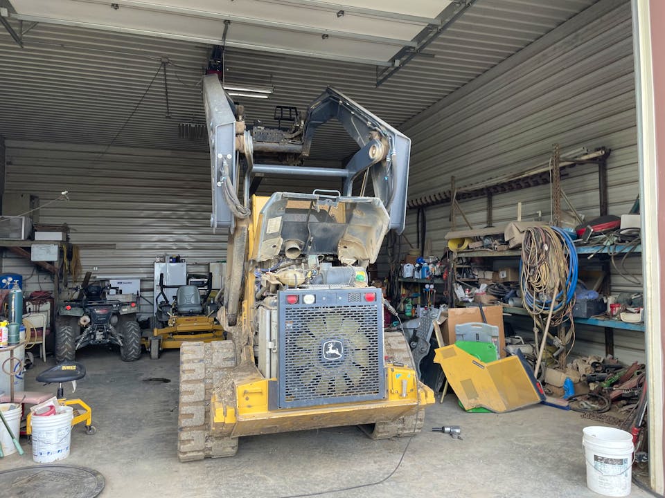 John Deere 333G