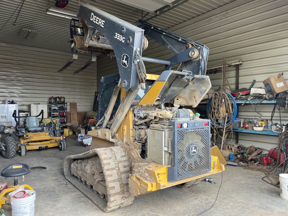 John Deere 333G