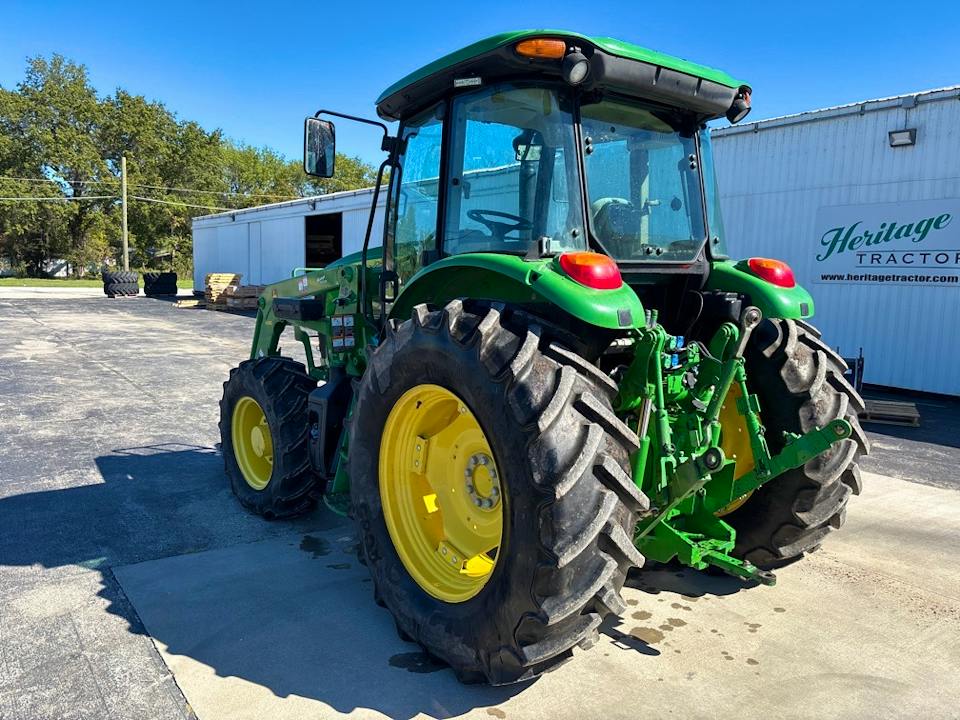 John Deere 6105E