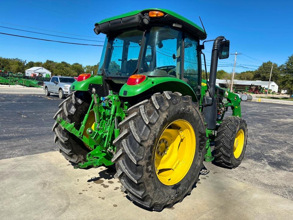 John Deere 6105E