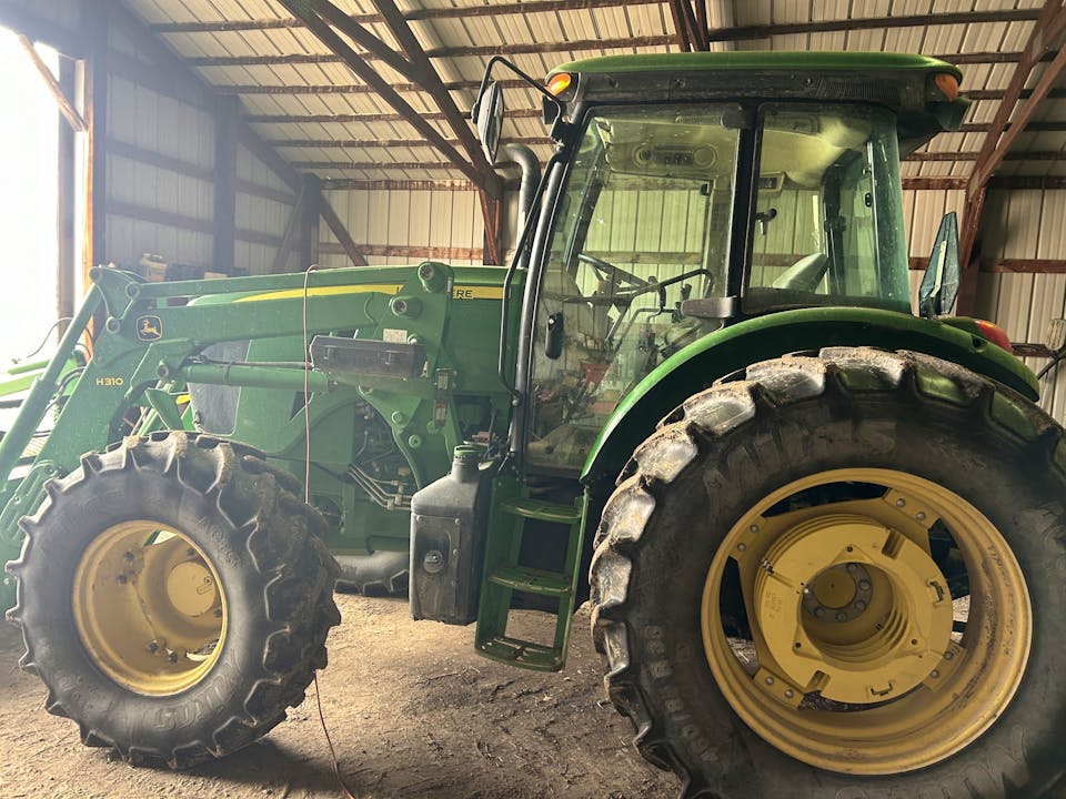 John Deere 6105E