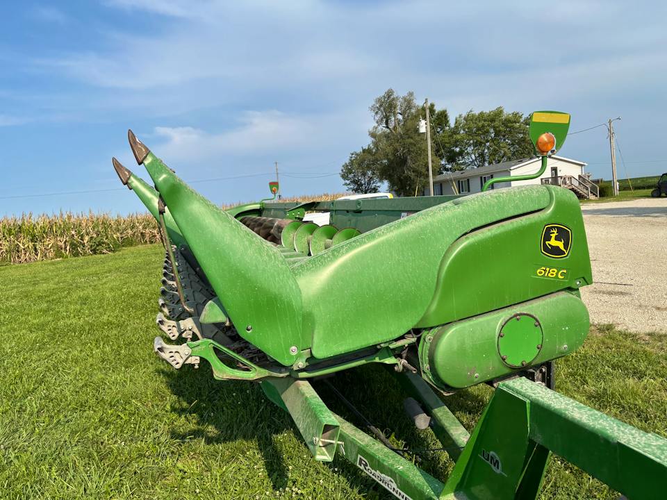 John Deere 618C