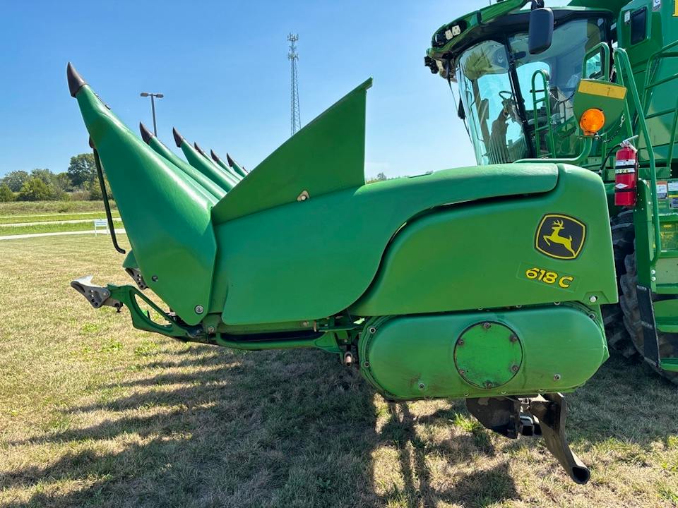 John Deere 618C