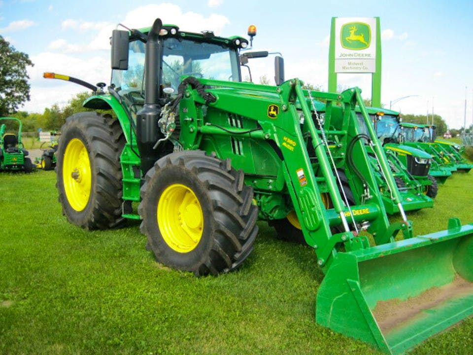 John Deere 6215R