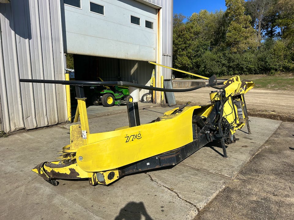 John Deere 770