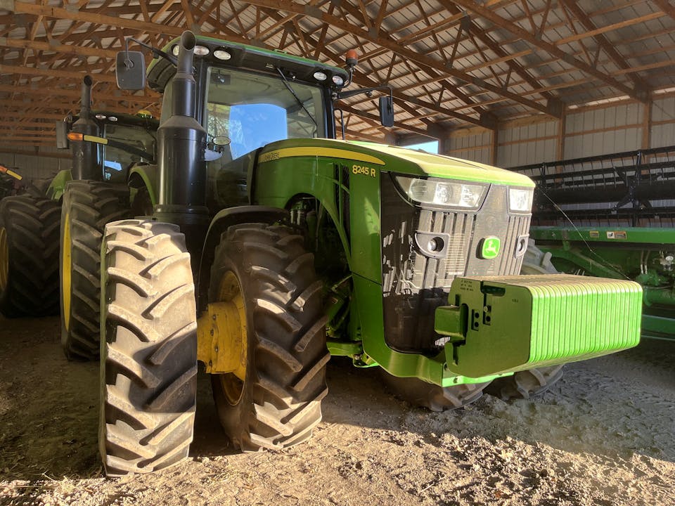 John Deere 8245R
