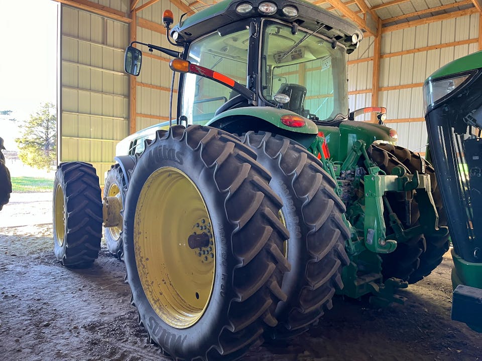 John Deere 8245R