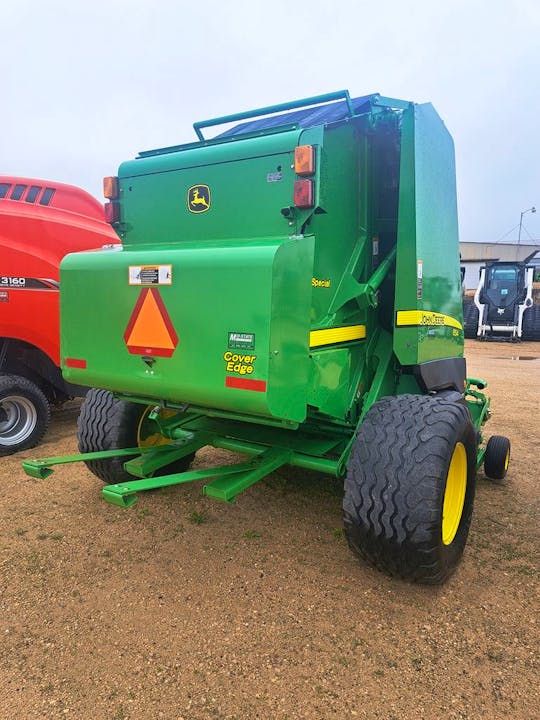 John Deere 854