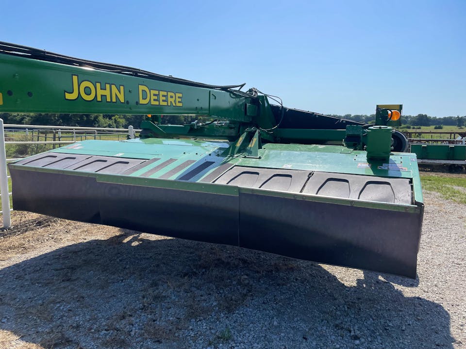 John Deere 946