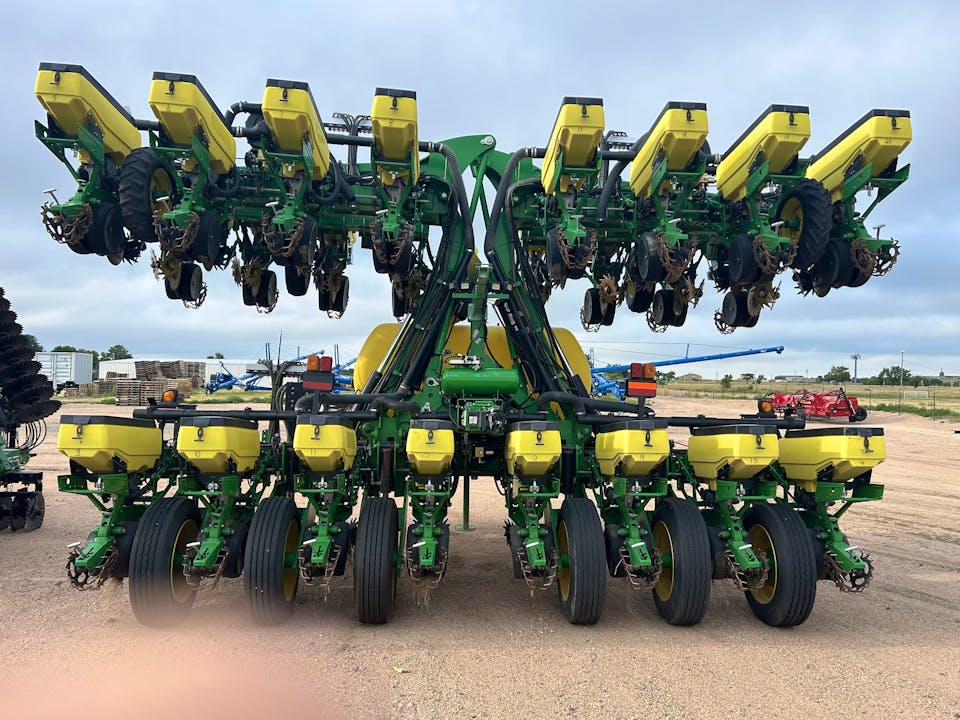 John Deere DR24