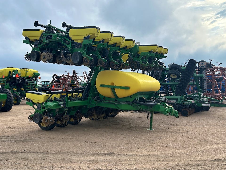 John Deere DR24