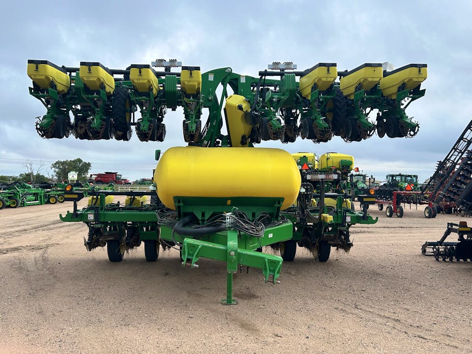 John Deere DR24