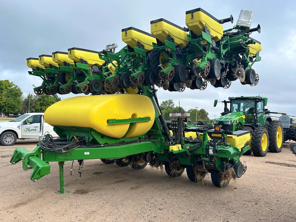 John Deere DR24