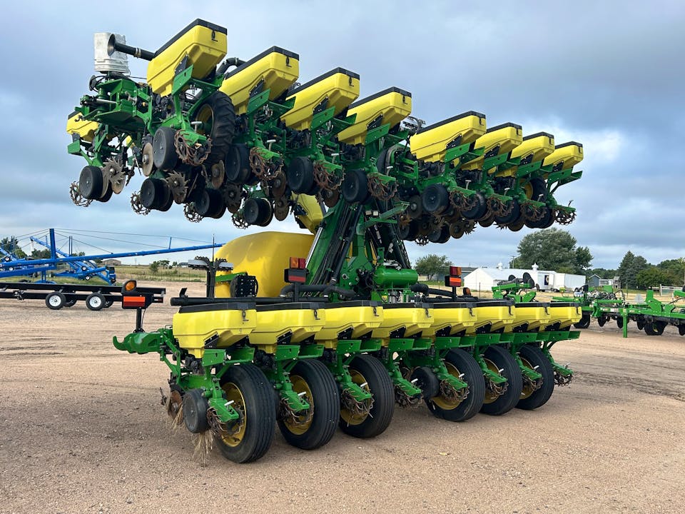 John Deere DR24