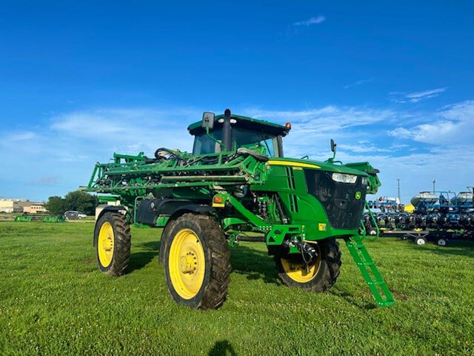 John Deere R4038