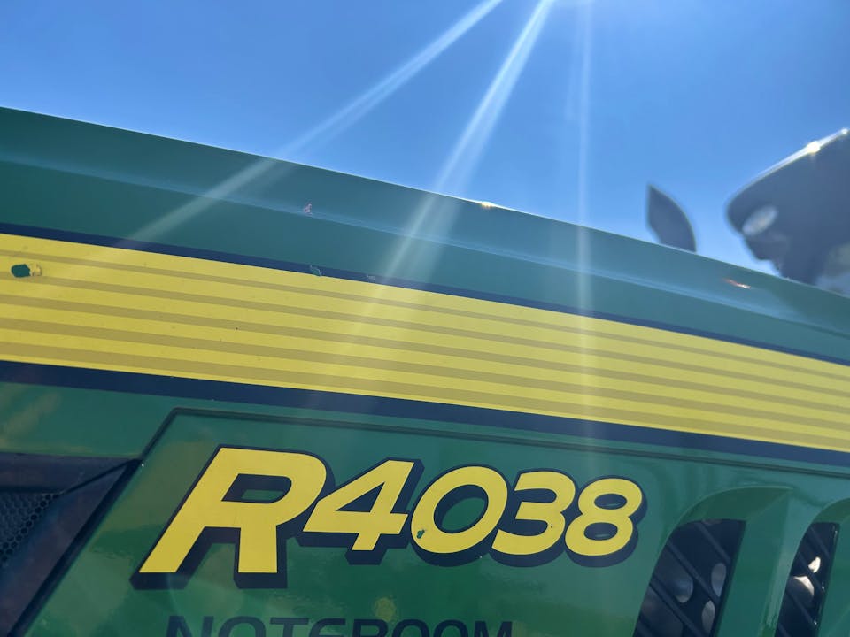 John Deere R4038