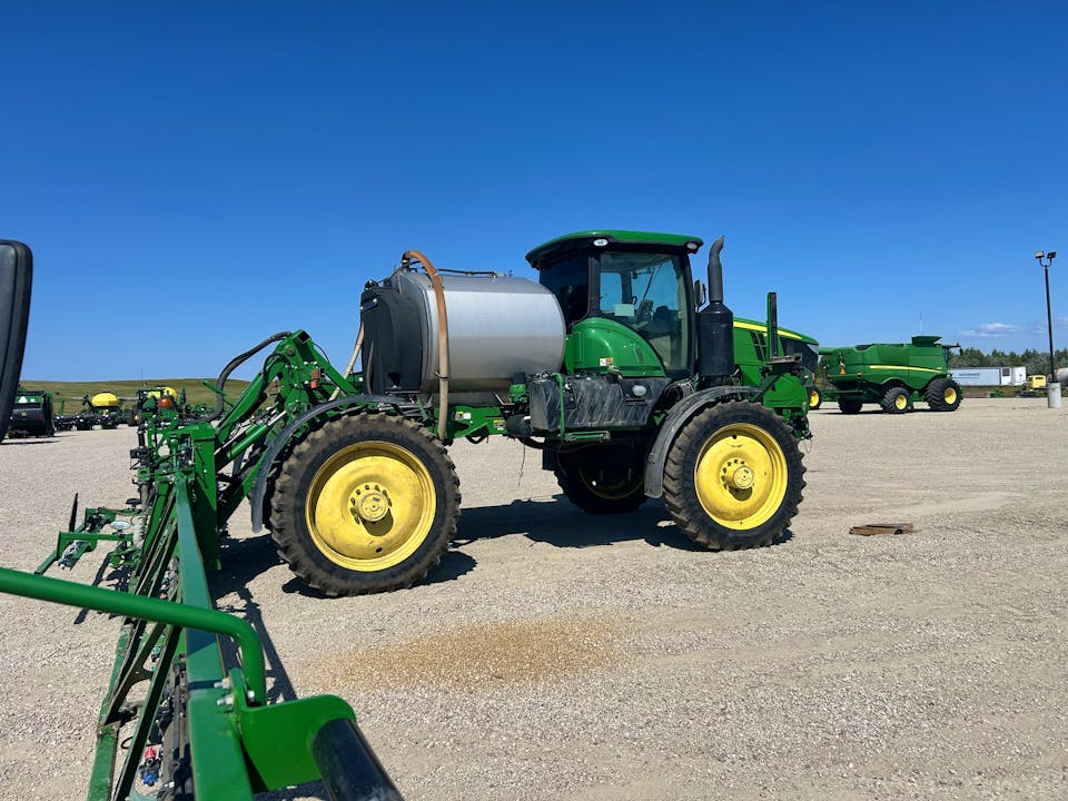 John Deere R4038