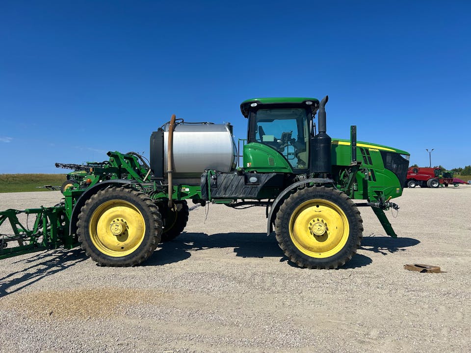 John Deere R4038