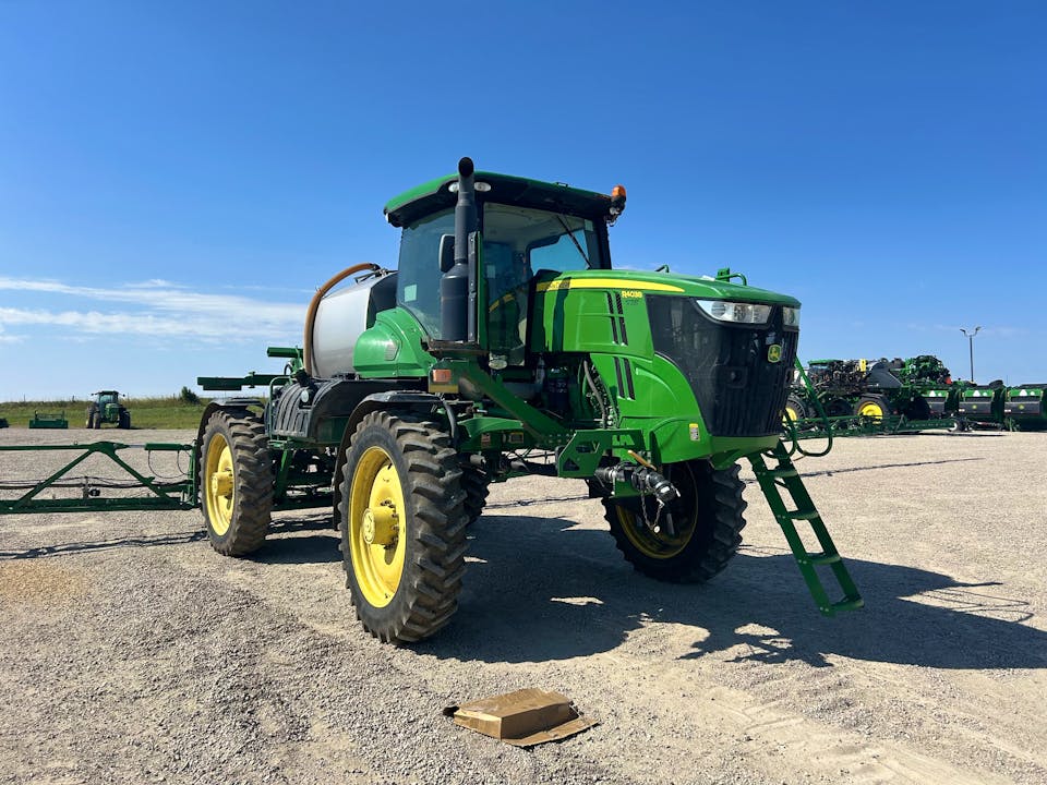 John Deere R4038