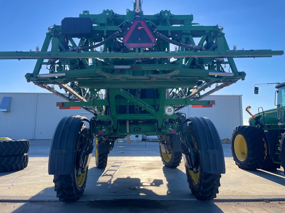 John Deere R4038