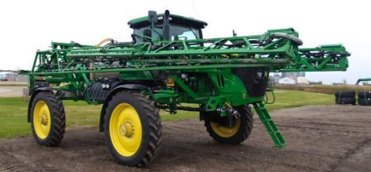 John Deere R4038