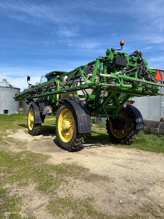 John Deere R4045