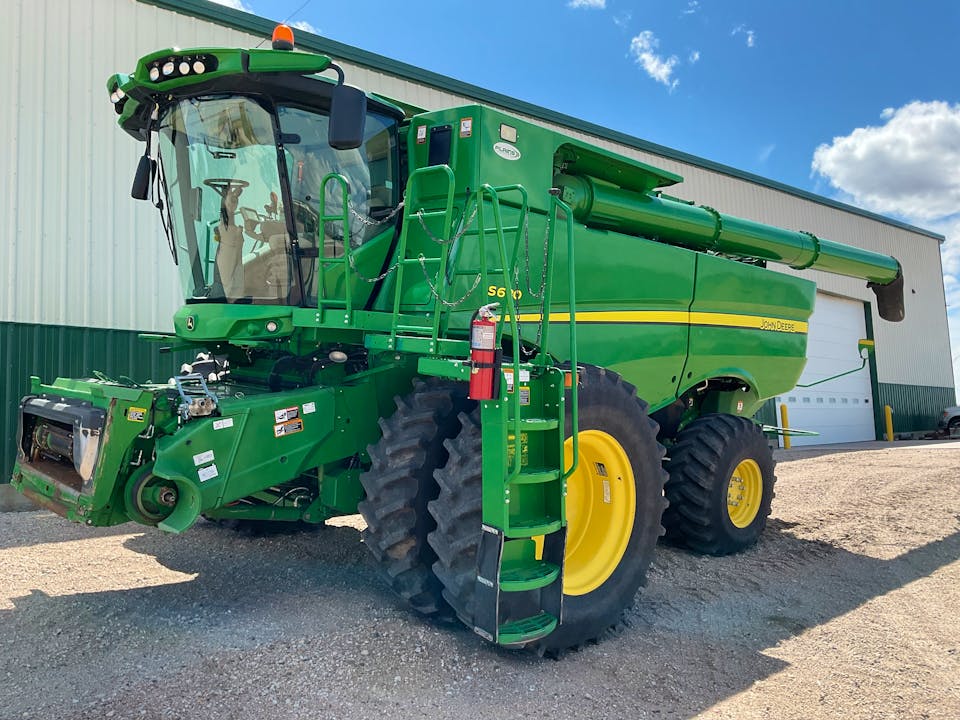 John Deere S680
