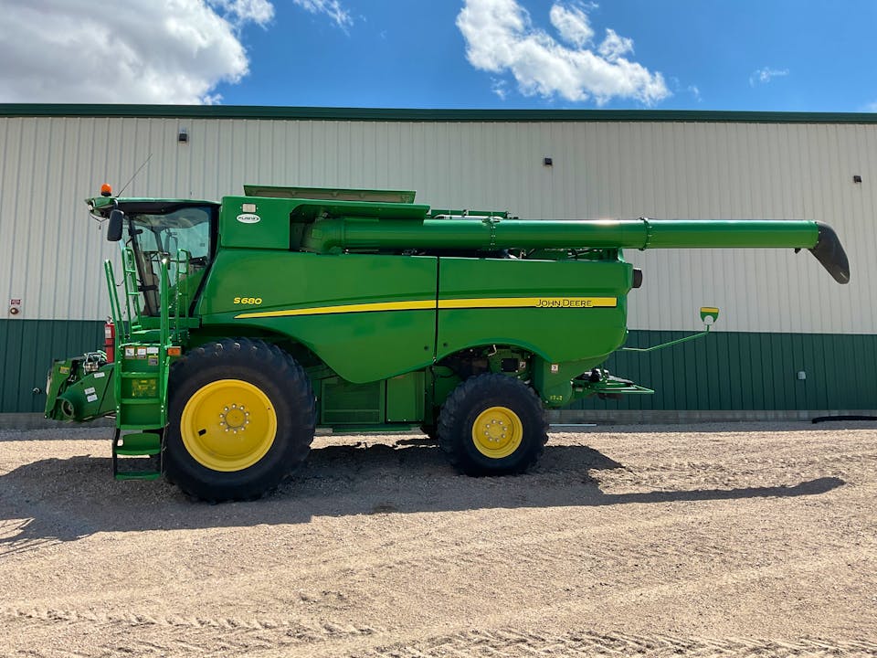 John Deere S680