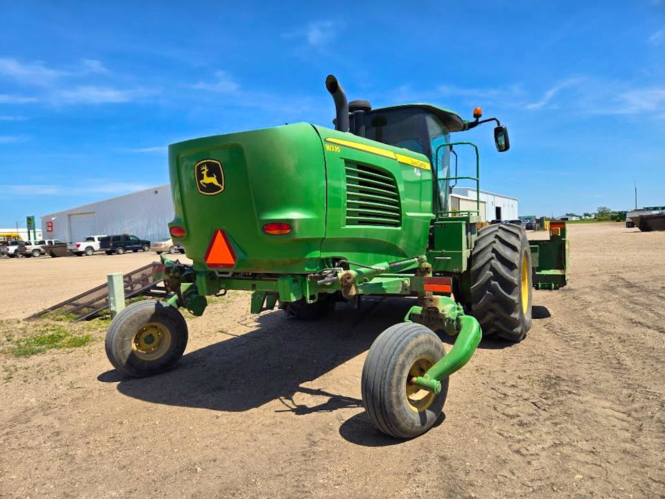 John Deere W235