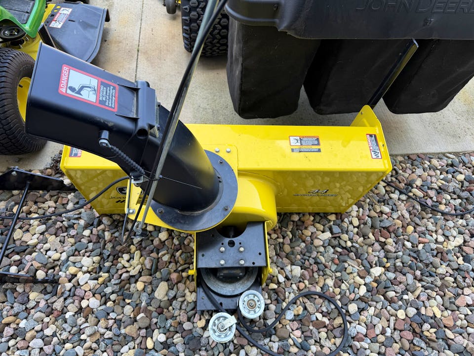 John Deere X370
