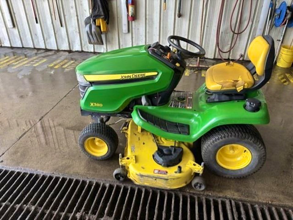 John Deere X380