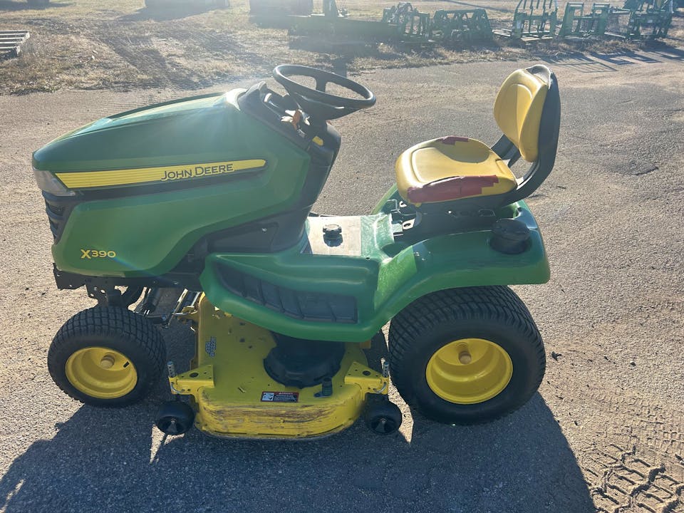 John Deere X390