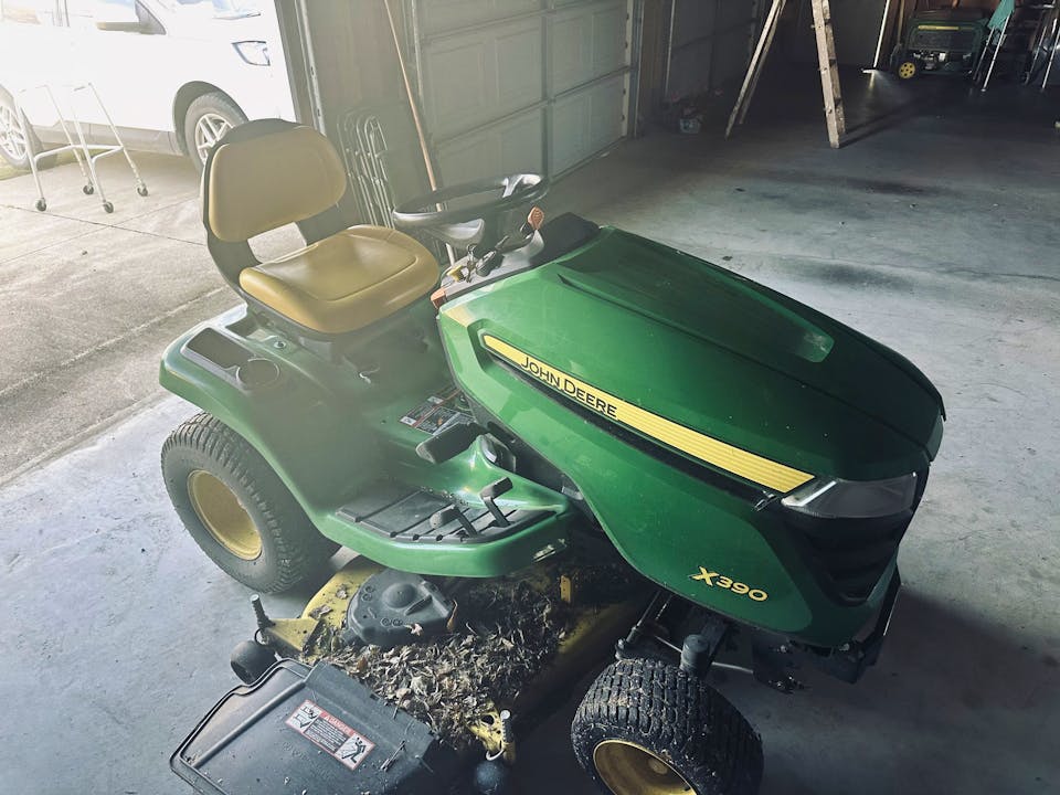 John Deere X390