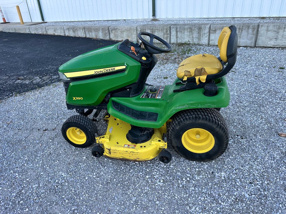 John Deere X390