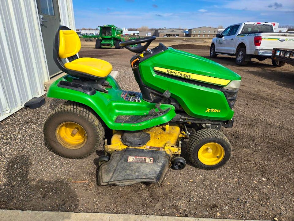 John Deere X390