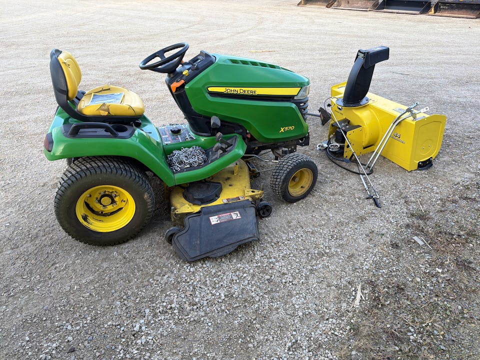 John Deere X570