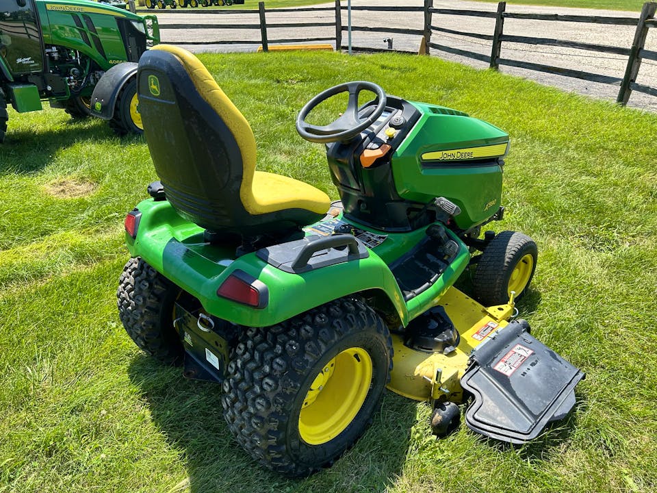 John Deere X590