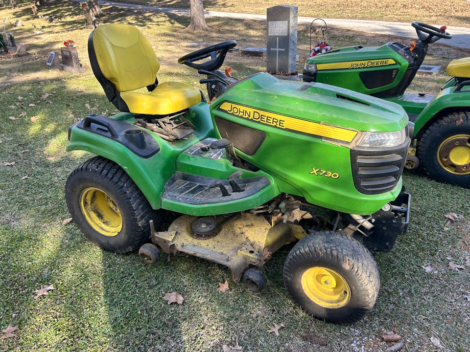 John Deere X730